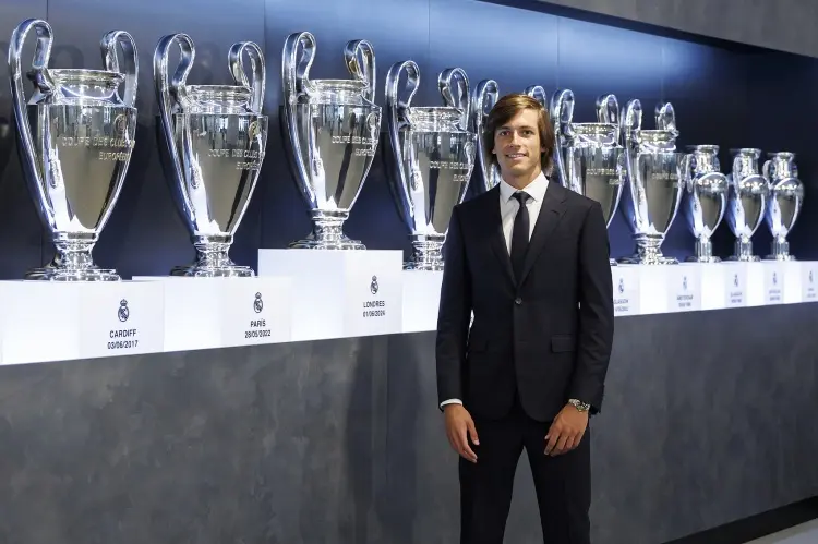 stron, 代表过这枚, 教练对你有