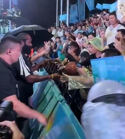 src, 打球, 外的小球场 src, 打球, 外的小球场