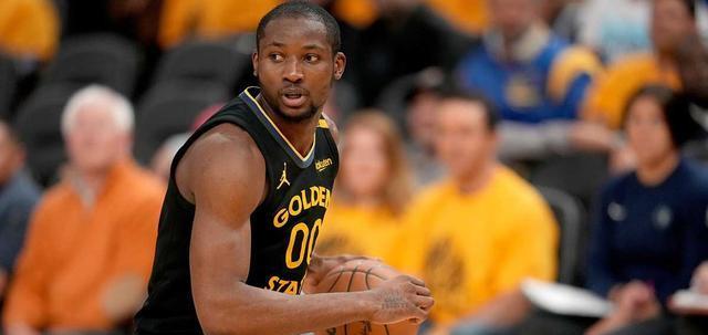 士队拥有未, 年薪