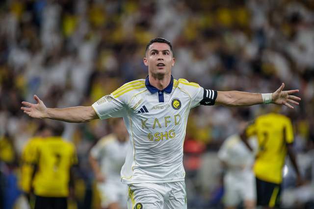 西马坎头球, 马内, com